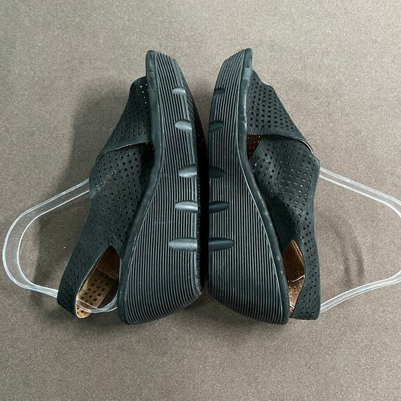 Clarks Reedly Black Criss Cross Nubuck Wedge Sandal Women's Size 7 - Picture 9 of 12
